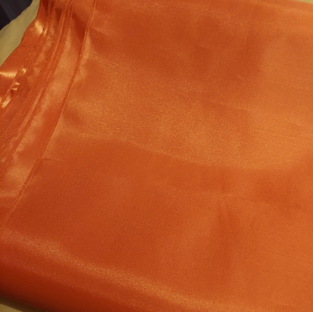 NWOT Table Runners (9)